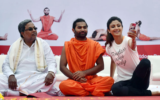Shilpa shetty yoga